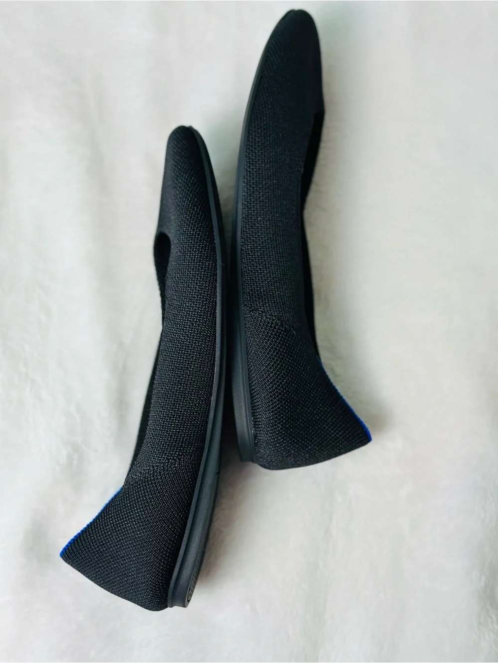 Rothy's Black The Flat Round Toe Knit Flats with Royal Blue Trim Size 7.5